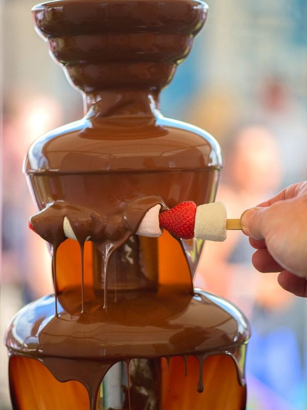8 meilleures idées sur Fontaines de chocolat  présentation fruits, fontaine  chocolat, fruits mariage