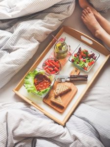 plateau repas confinement équilibré tendance